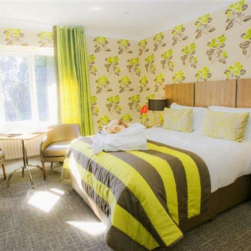 The Coed-Y-Mwstwr Hotel Bridgend  Zimmer foto